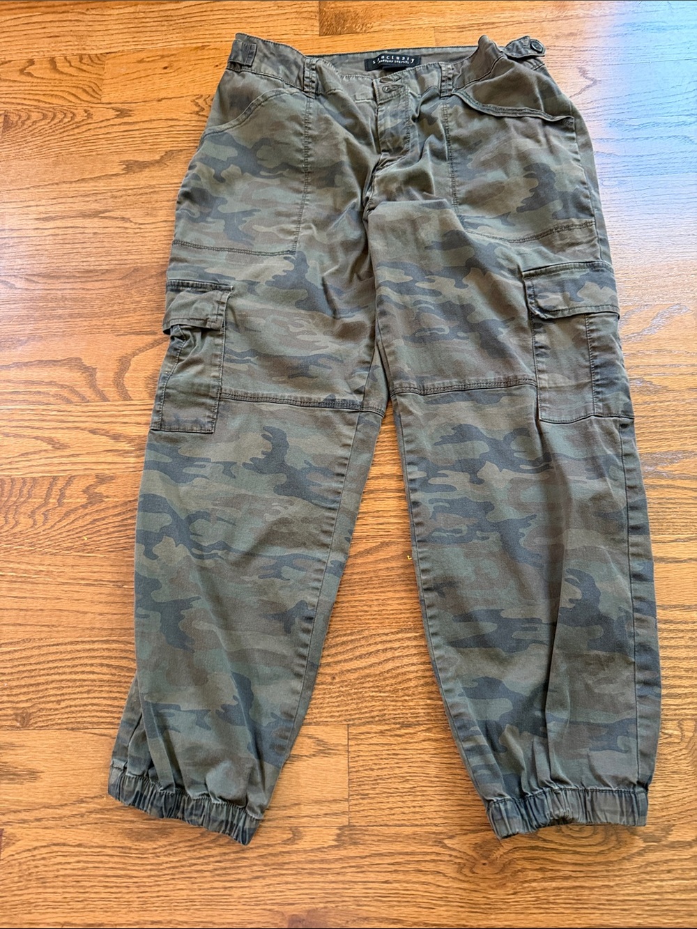 Sanctuary Camo cotton blend cargo jogger pants - size 30